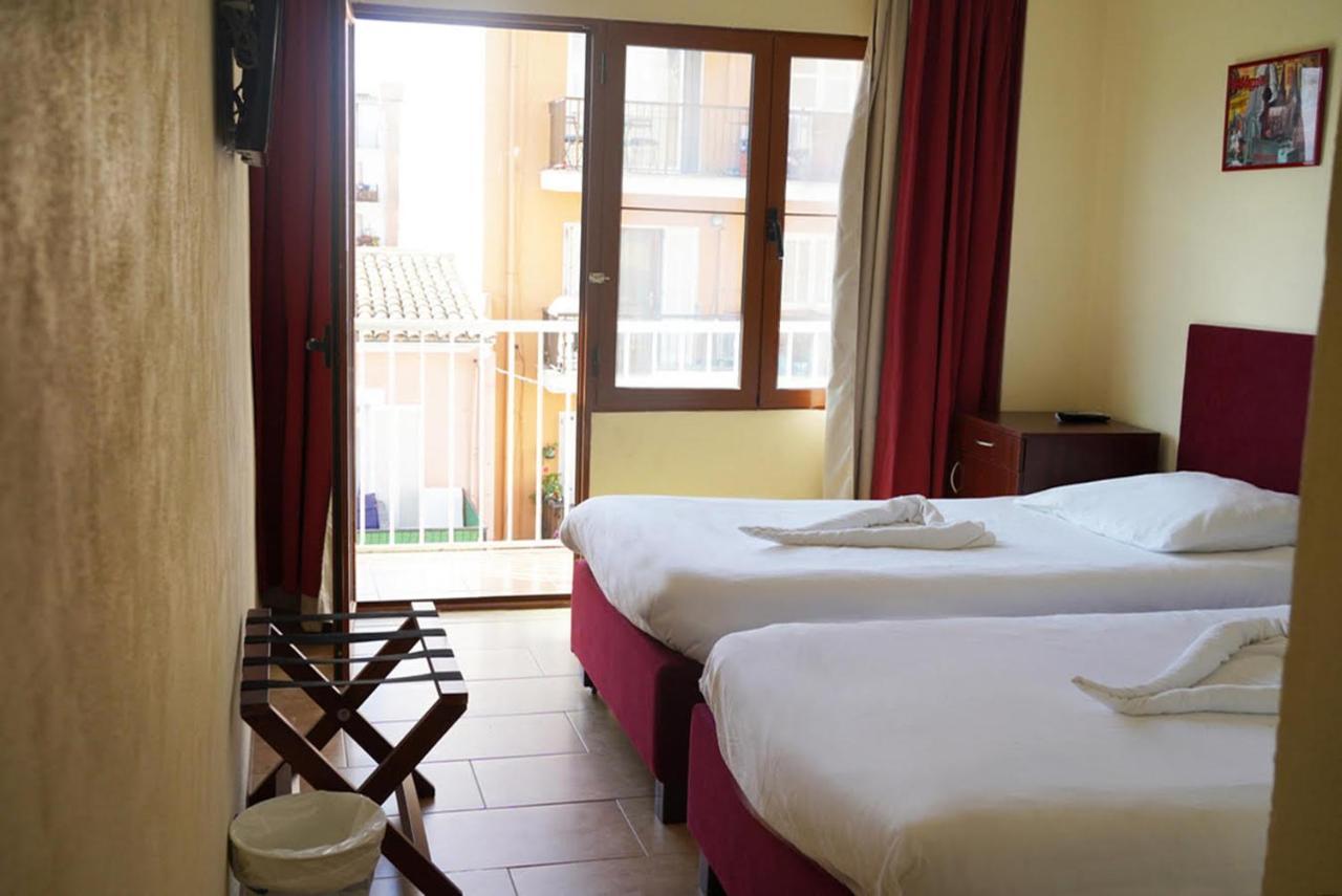 Das Hostal El Arenal  Exterior photo
